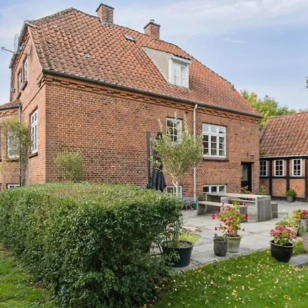 House In Small Village! 8 Persons (adults Only) 빌라