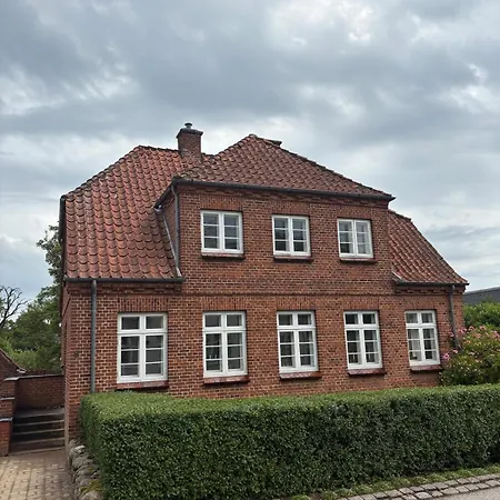 House In Small Village! 8 Persons (adults Only) 빌라 *